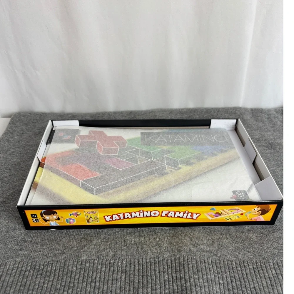 Gigamic Katamino Classic Wooden Board Game Logic Puzzle 500 Challenges GZKC-EN
